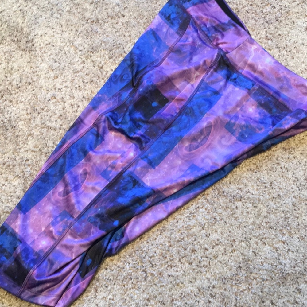 LuLaRoe Jade Capri Leggings